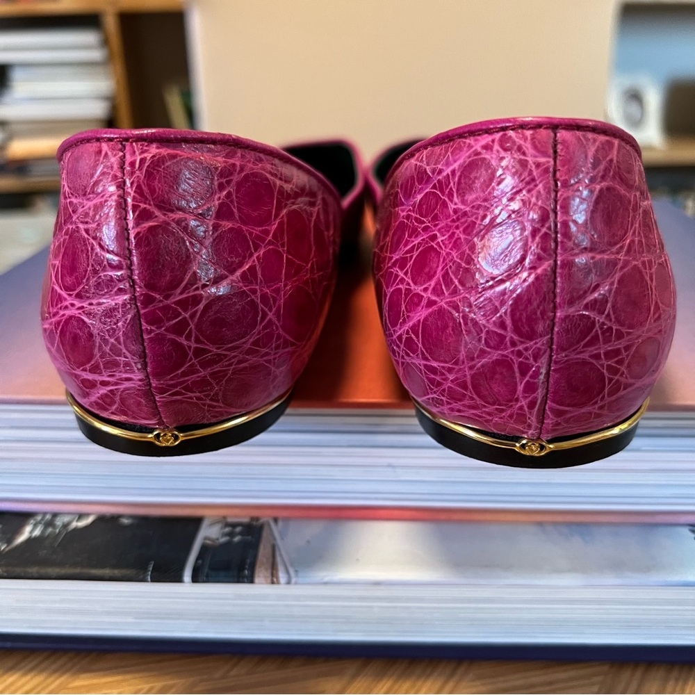 Rare, Vintage Gucci Pink Flats with Textured Design - Picture 4 of 11